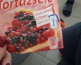 Piros-tejfölös süti recept fázis 5 fotója