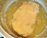 Foto del paso 2 de la receta: Pechugas de pollo rebozadas y rellenas de jamon york y queso
