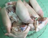 Hình bước làm 1 của món Chân giò hầm măng