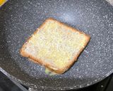 Foto langkah ke 2 dari resep Roti Panggang Teflon dengan Mayo dan Selai.