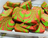 Foto langkah ke 8 dari resep 342. Bolu Zebra Merah Hijau| Sponge Cake Rice Cooker.