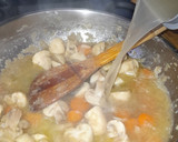Foto del paso 6 de la receta: Fricasé de pavo con champiñones