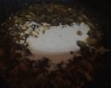 Foto langkah ke 3 dari resep Creamy Mushroom Sauce.