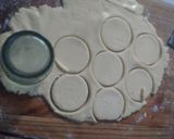 Foto langkah ke 2 dari resep Kukis maizena bunga telang.