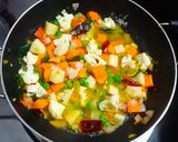 A picture of step 3 of Vegetable Sagu.