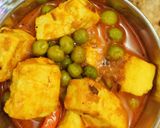 A picture of step 8 of Matar Paneer.