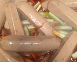 Foto langkah ke 2 dari resep Sosis Asam Manis.