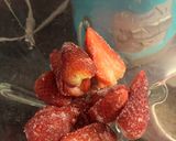 Foto del paso 1 de la receta: Leche de frutilla con chía