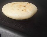 Foto del paso 5 de la receta: Arepa rellena con vegetales frescos y queso # menosde10