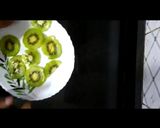 बिस्कुट कीवी क्रीम टार्ट (Biscuit Kiwi Cream Tart recipe in Hindi) रेसिपी चरण 7 फोटो