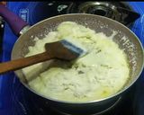 झटपट मिल्कपावडर पासून केशर पेढे.. (Instant Milk Powder Kesar Peda Recipe In Marathi) रेसिपी स्टेप 3 फोटो 