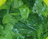 Foto del paso 1 de la receta: Ensalada de espinacas con tocino