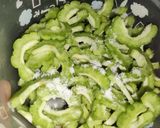 Foto langkah ke 1 dari resep Tumis Pare.