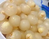 Hình bước làm 3 của món Chè hạt sen nhãn lồng
