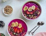 Foto langkah ke 5 dari resep Smoothies Bowl Buah Naga Merah mix Pisang Ambon.