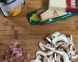 Foto del paso 3 de la receta: Gnocchi 🥔, champiñones 🍄, salsa de trufa y crujiente jamón