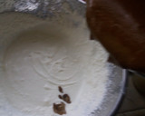 Foto del paso 3 de la receta: Mousse de piloncillo, rellena de jelly de  tejocote con guayaba