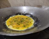 Foto langkah ke 4 dari resep Telur Dadar.