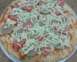 Foto langkah ke 5 dari resep Pizza super sederhana.