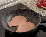 Foto del paso 3 de la receta: Bocadillo de Lomo y Cecina con salsa cítrica de membrillo