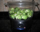 Foto del paso 2 de la receta: Fideos con repollitos de Bruselas y quesos