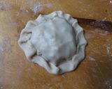 Foto del paso 2 de la receta Empanadita de pavo con jamón ibérico y cebolla