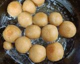 A picture of step 5 of Bread Gulab Jamun.