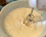 Foto del paso 2 de la receta: Bizcochuelo de vainilla en lata de membrillo