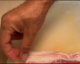 Foto del paso 1 de la receta: Rulos de bacon con queso