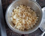 A picture of step 1 of Veg. Beetroot macroni pasta.