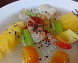Foto langkah ke 6 dari resep Papeda Tapioka & Patin Kuah Nanas.
