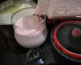 Foto langkah ke 3 dari resep Yogurt Susu Strawberry Merah Putih.