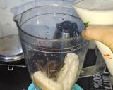 A picture of step 1 of Banana chocolate shake recipe.