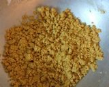 A picture of step 6 of Besan ke laddoo.