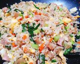 รูปขั้นตอนการทำที่ 5 ของ ข้าวผัดแหนม กุนเชียง มั่ว ๆ แต่อร่อย