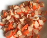 Foto del paso 1 de la receta: Relleno de tartaletas con surimi y gulas