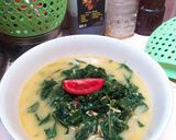 Foto langkah ke 4 dari resep Sayur Santan Daun Singkong dengan Teri Medan.