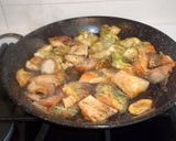 Foto del paso 7 de la receta: Paella de magro, alcachofas y esclatasangs