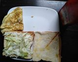 A picture of step 3 of Easy breakfast sandwich.