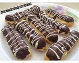 Foto langkah ke 10 dari resep Vanilla Chocolate Eclairs.