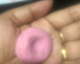 A picture of step 6 of Strawberry sandesh.
