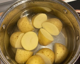 Foto del paso 2 de la receta: Ensalada de huevo, patata y cebolla al estilo cubano