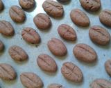 Foto langkah ke 7 dari resep Coffee Bean Cookies.