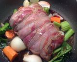 Foto del passaggio 3 della ricetta Stracotto di manzo con cipolline Borettane e purè di patate prezzemolate
