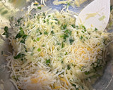 Foto del paso 3 de la receta: Chipá de papa, queso y verdeo 😋🥔🧀