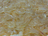 Coca con cebolla caramelizada y sobrasada