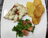 Foto del paso 6 de la receta: Matambre a la pizza (al horno), papás españolas y ensalada