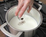 Meggyes-joghurtos torta recept fázis 4 fotója