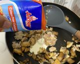 Foto langkah ke 4 dari resep Creamy Chicken Mushroom Pasta MPASI.