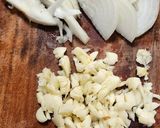 Foto langkah ke 2 dari resep Sup Jagung Ayam Simple.